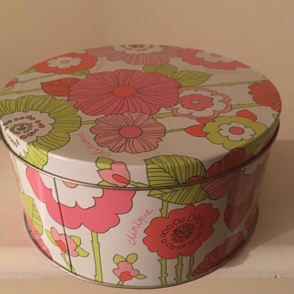HTF unique CLINIQUE tin